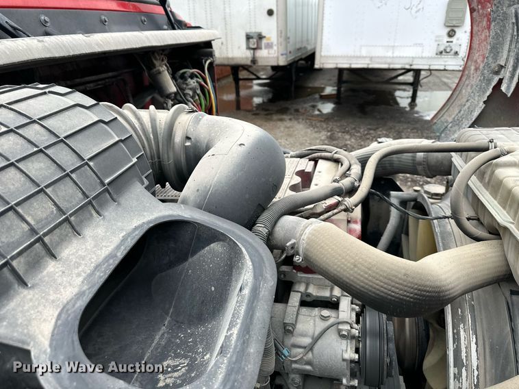 image for item NL9275 2006 Volvo VN Series semi truck