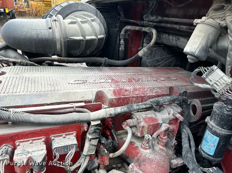 image for item NL9275 2006 Volvo VN Series semi truck