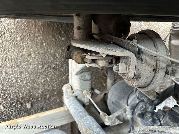 image for item NL9275 2006 Volvo VN Series semi truck