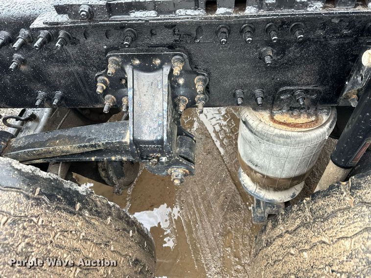 image for item NL9275 2006 Volvo VN Series semi truck