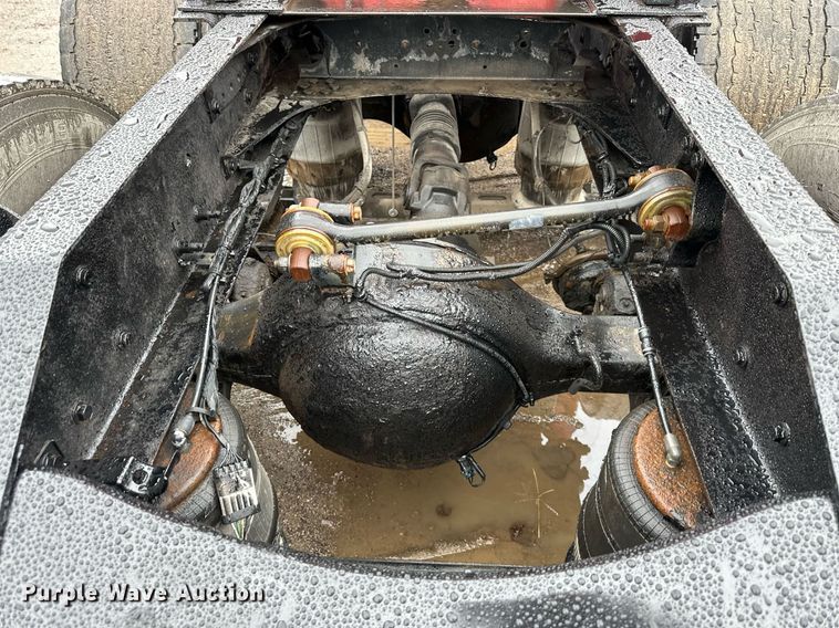 image for item NL9275 2006 Volvo VN Series semi truck