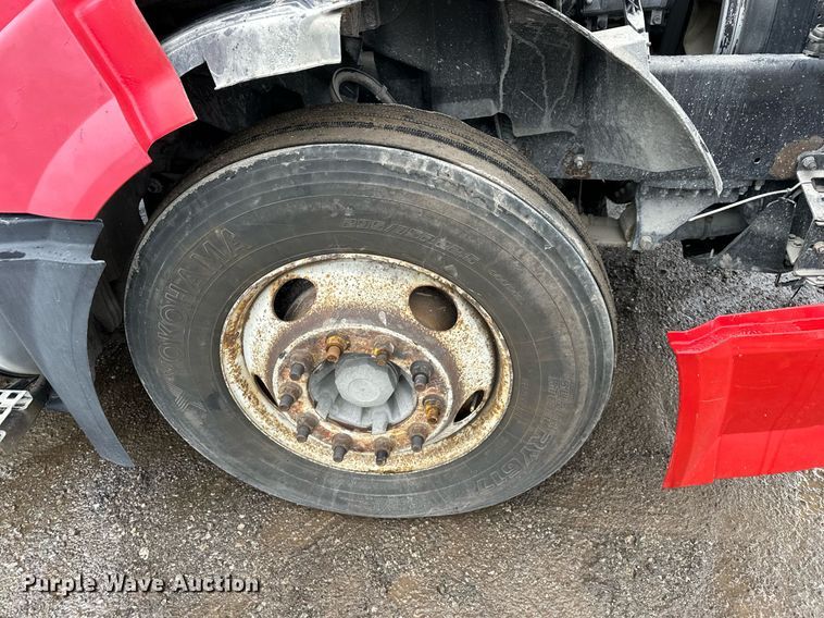 image for item NL9275 2006 Volvo VN Series semi truck