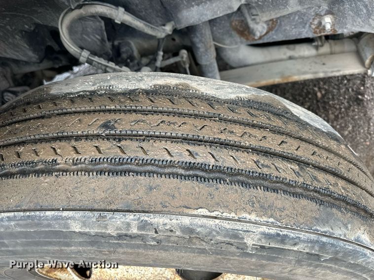 image for item NL9275 2006 Volvo VN Series semi truck