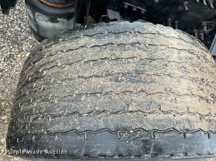 image for item NL9275 2006 Volvo VN Series semi truck