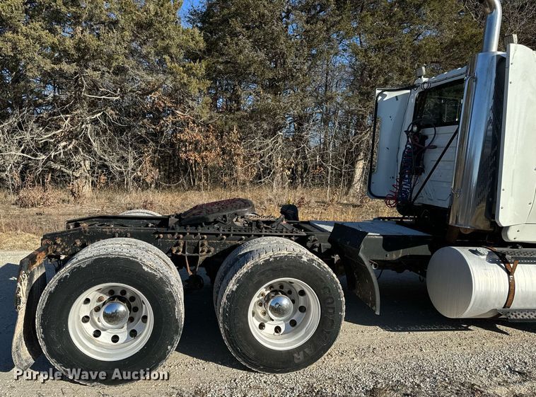 image for item NM9193 2012 International TranStar 8600 semi truck