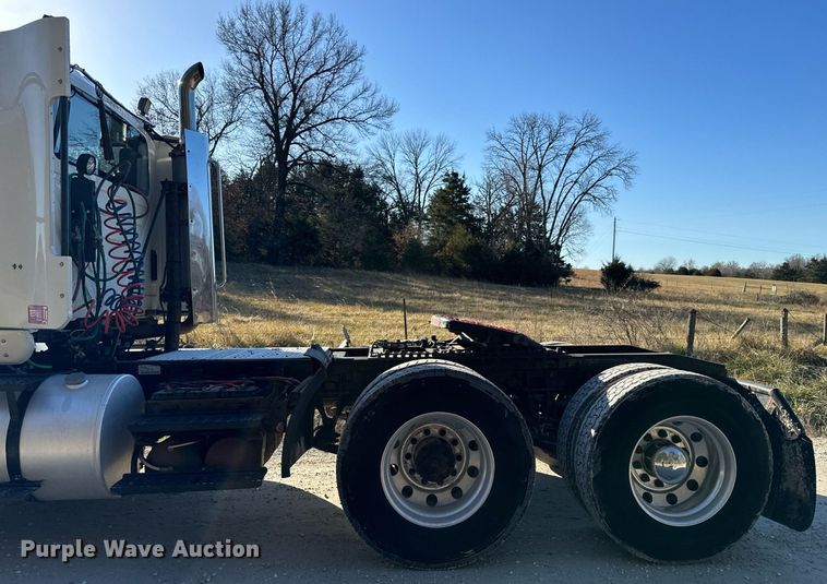 image for item NM9193 2012 International TranStar 8600 semi truck