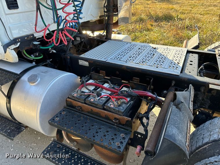 image for item NM9193 2012 International TranStar 8600 semi truck