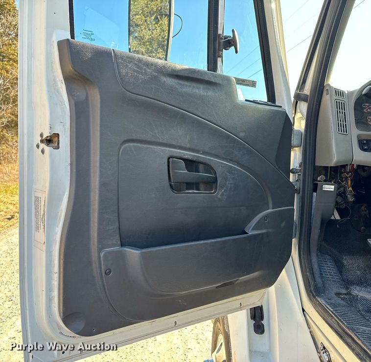 image for item NM9193 2012 International TranStar 8600 semi truck