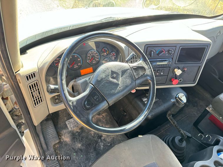 image for item NM9193 2012 International TranStar 8600 semi truck