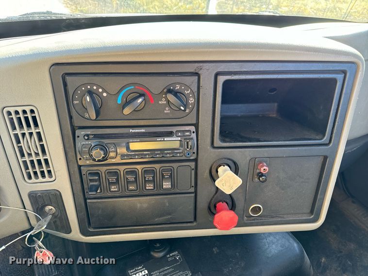 image for item NM9193 2012 International TranStar 8600 semi truck