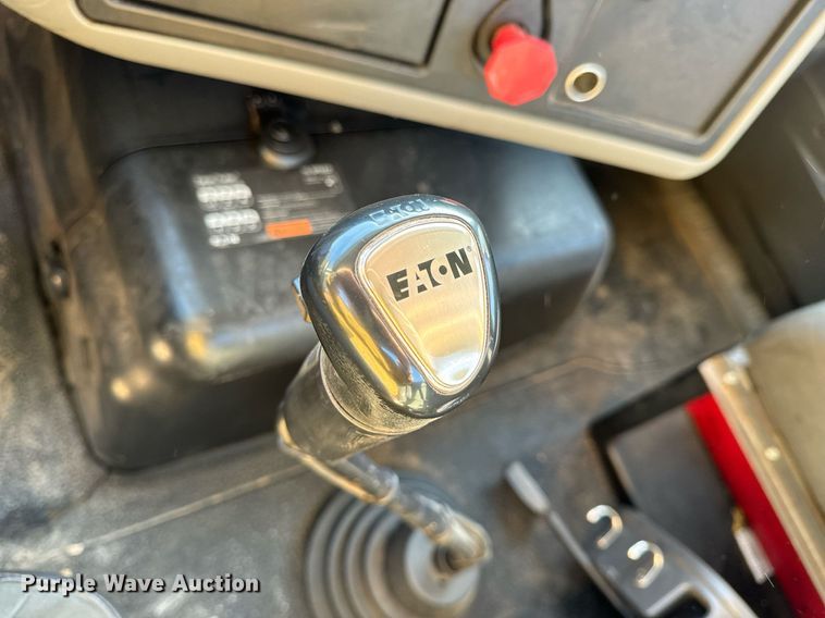 image for item NM9193 2012 International TranStar 8600 semi truck