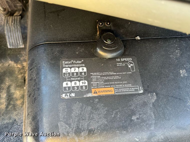 image for item NM9193 2012 International TranStar 8600 semi truck