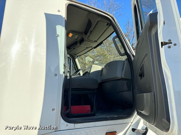 image for item NM9193 2012 International TranStar 8600 semi truck