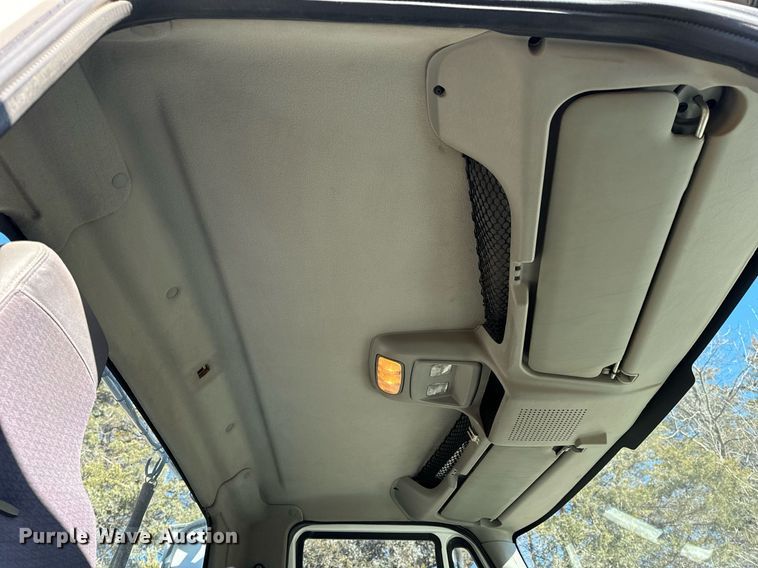 image for item NM9193 2012 International TranStar 8600 semi truck