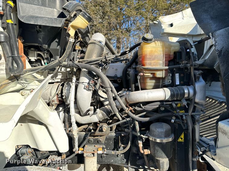 image for item NM9193 2012 International TranStar 8600 semi truck