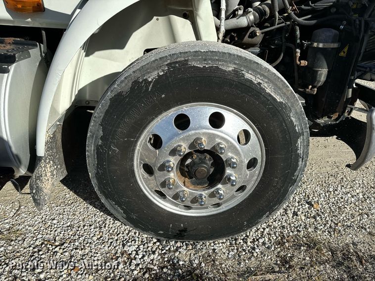 image for item NM9193 2012 International TranStar 8600 semi truck