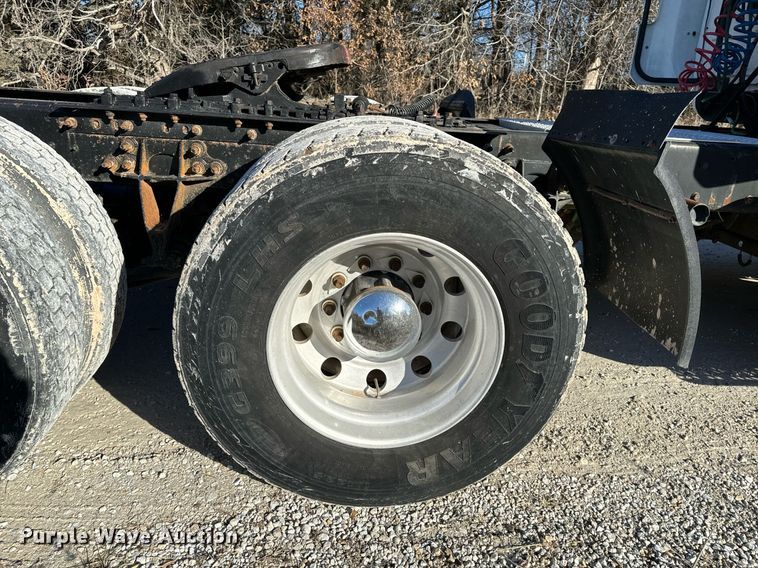 image for item NM9193 2012 International TranStar 8600 semi truck