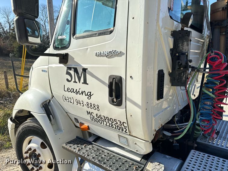 image for item NM9194 2011 International TranStar 8600 semi truck