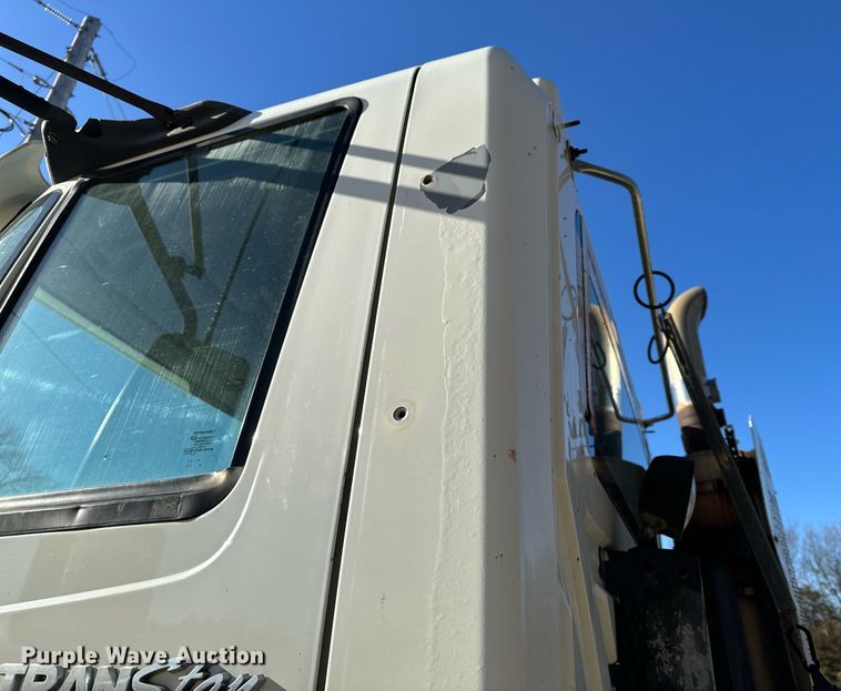 image for item NM9194 2011 International TranStar 8600 semi truck