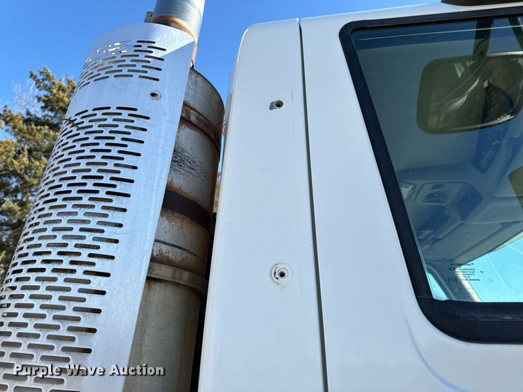 image for item NM9194 2011 International TranStar 8600 semi truck