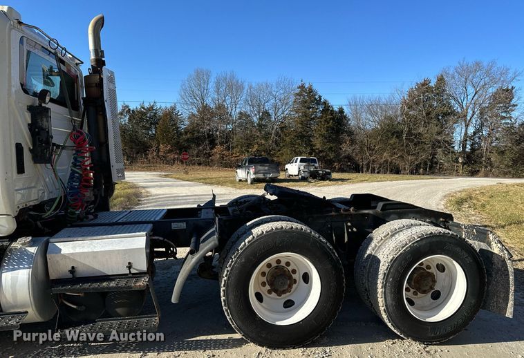 image for item NM9194 2011 International TranStar 8600 semi truck