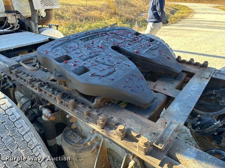 image for item NM9194 2011 International TranStar 8600 semi truck