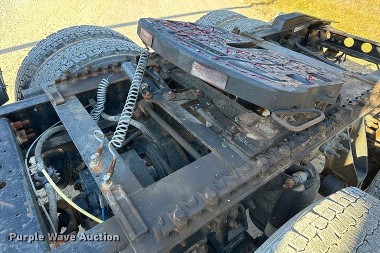 image for item NM9194 2011 International TranStar 8600 semi truck