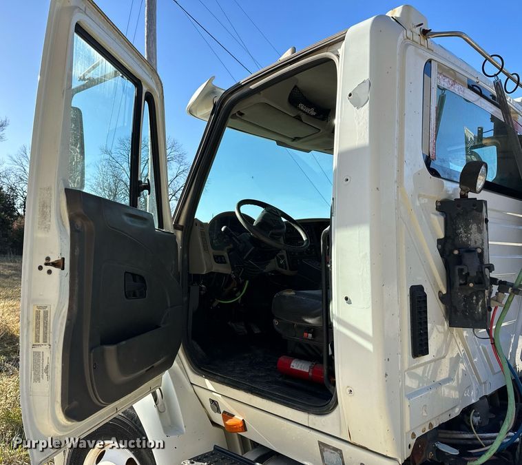 image for item NM9194 2011 International TranStar 8600 semi truck