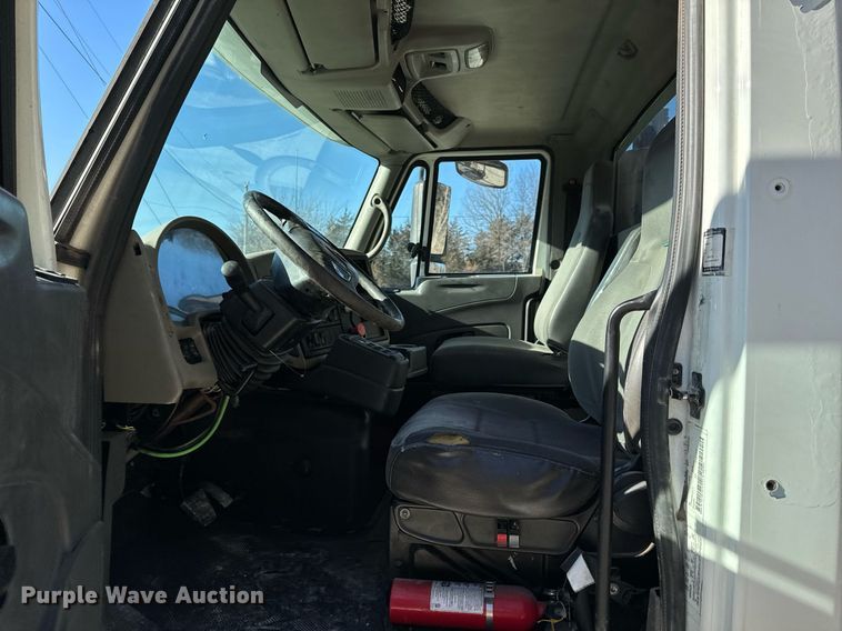 image for item NM9194 2011 International TranStar 8600 semi truck