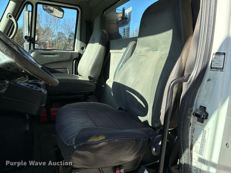 image for item NM9194 2011 International TranStar 8600 semi truck