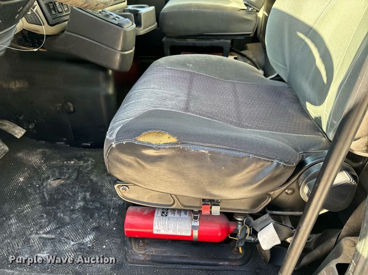 image for item NM9194 2011 International TranStar 8600 semi truck