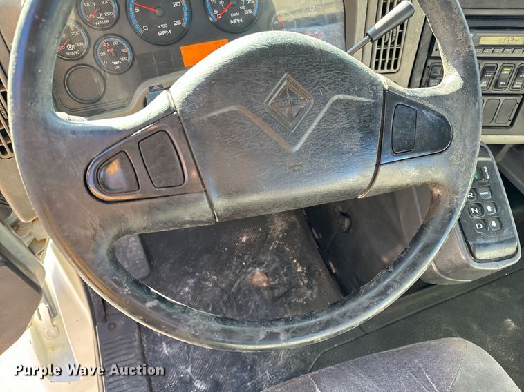 image for item NM9194 2011 International TranStar 8600 semi truck