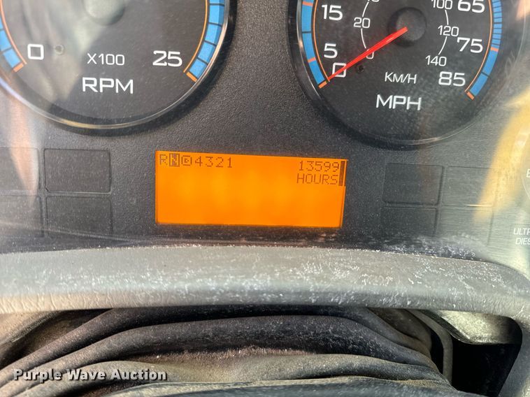 image for item NM9194 2011 International TranStar 8600 semi truck