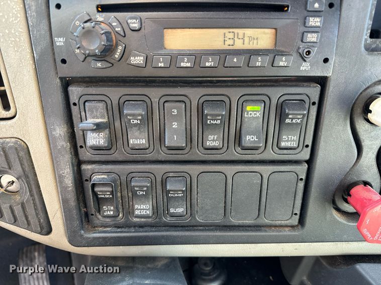 image for item NM9194 2011 International TranStar 8600 semi truck