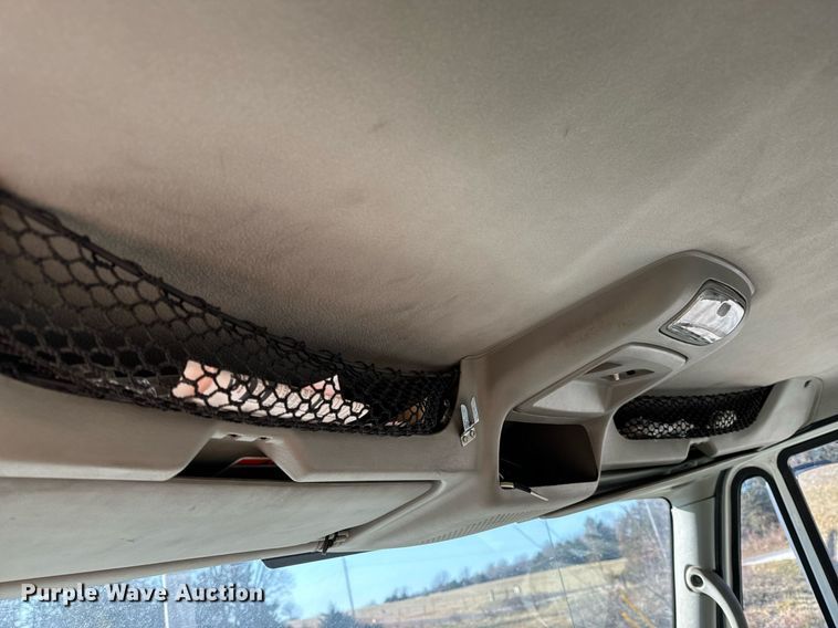 image for item NM9194 2011 International TranStar 8600 semi truck