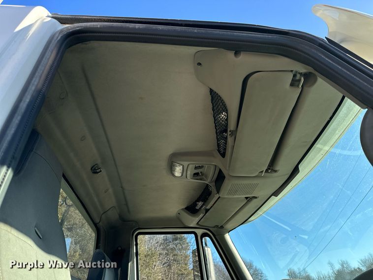 image for item NM9194 2011 International TranStar 8600 semi truck