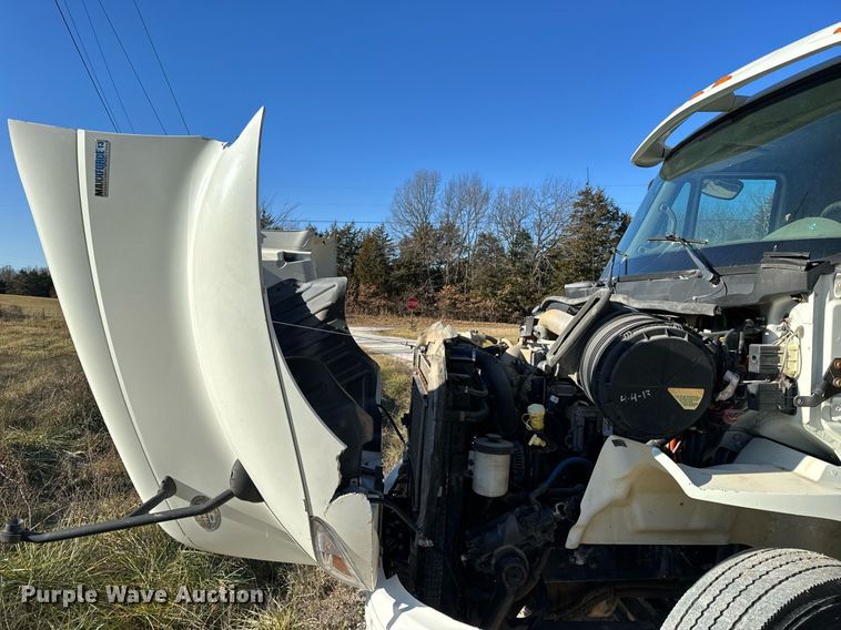 image for item NM9194 2011 International TranStar 8600 semi truck