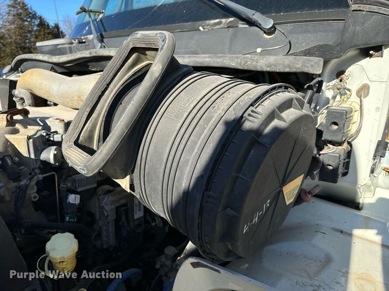 image for item NM9194 2011 International TranStar 8600 semi truck