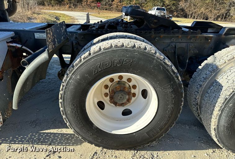 image for item NM9194 2011 International TranStar 8600 semi truck