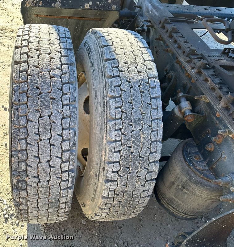 image for item NM9194 2011 International TranStar 8600 semi truck