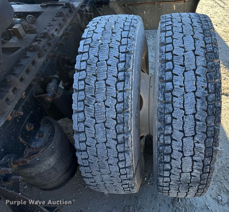 image for item NM9194 2011 International TranStar 8600 semi truck