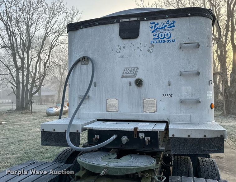 image for item NM9209 1998 East end dump trailer