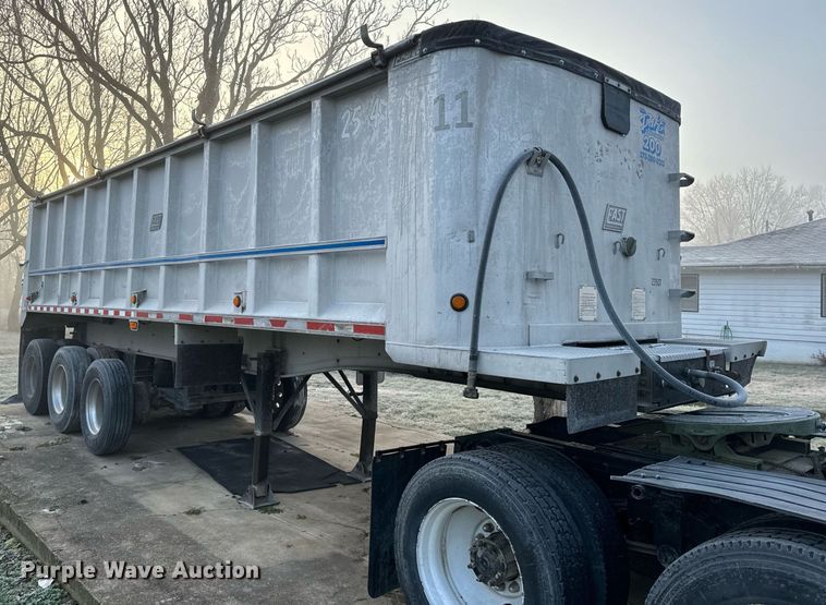 image for item NM9209 1998 East end dump trailer