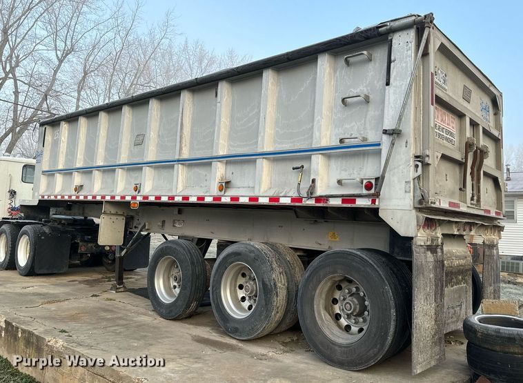 image for item NM9209 1998 East end dump trailer