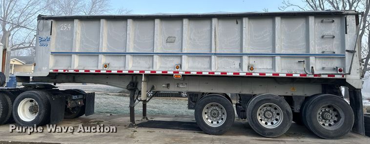 image for item NM9209 1998 East end dump trailer