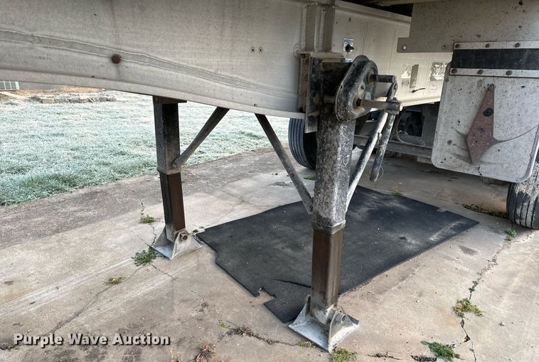 image for item NM9209 1998 East end dump trailer