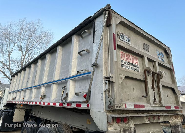 image for item NM9209 1998 East end dump trailer
