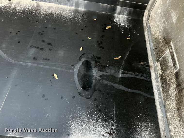 image for item NM9209 1998 East end dump trailer