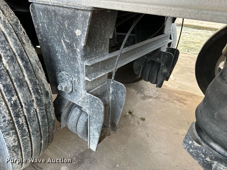 image for item NM9209 1998 East end dump trailer