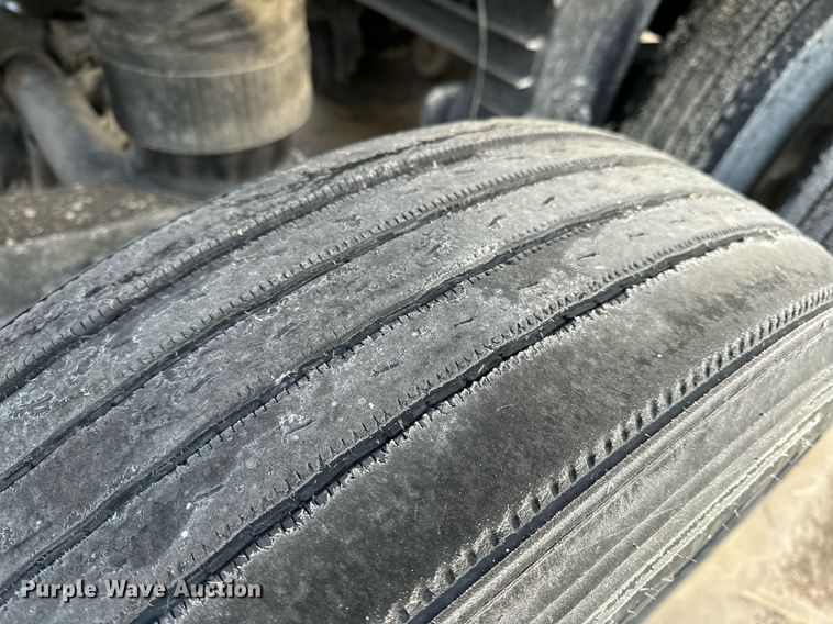 image for item NM9209 1998 East end dump trailer